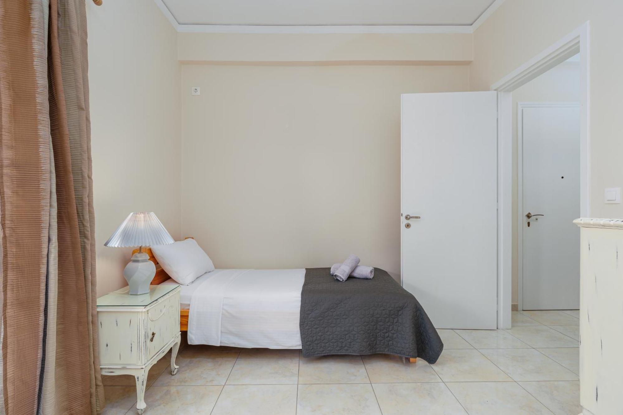Nostos Apartment, With A Spacious Backyard 阿特米达 外观 照片